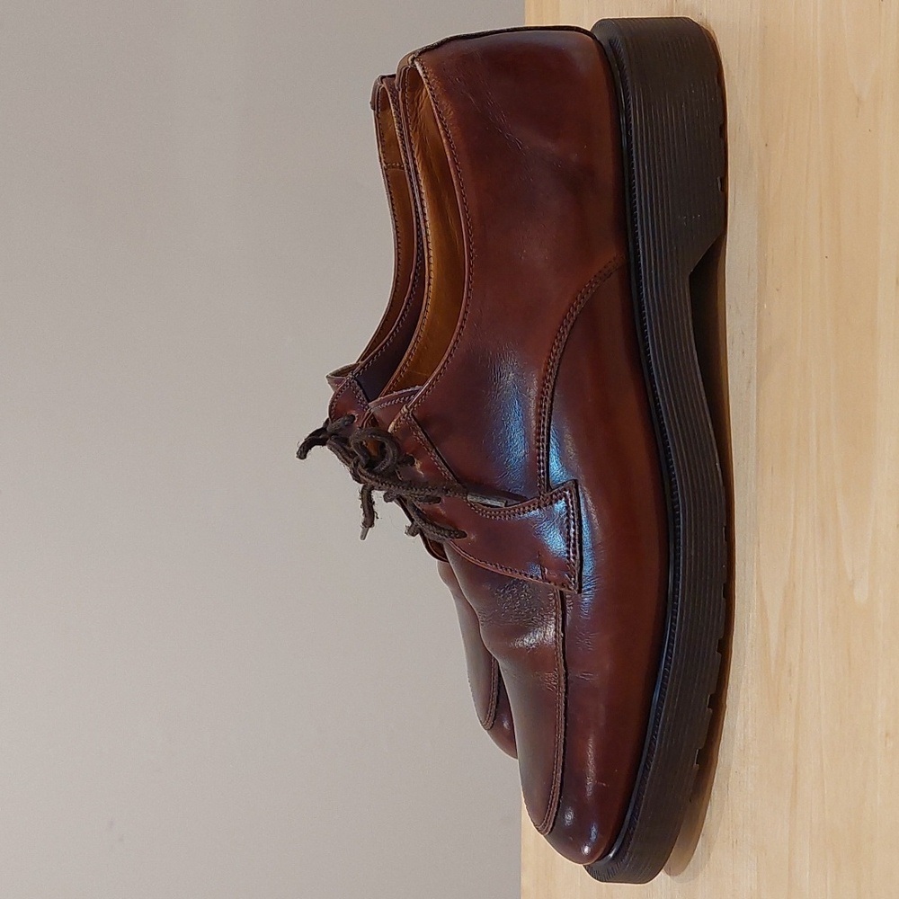 Vintage Dr. Martens. Brown Leather Oxford Shoes - Picture 3 of 14